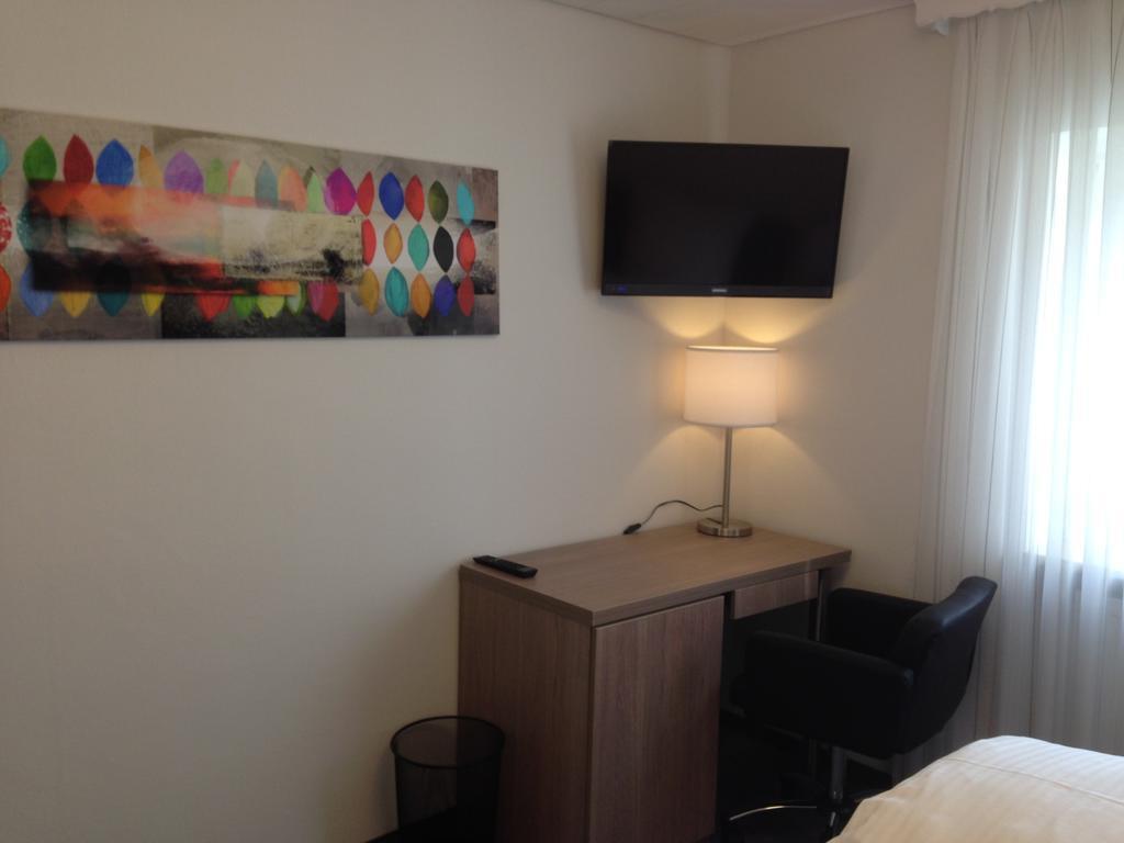 Heroldsberg Tankbar'S Hotelchen חדר תמונה